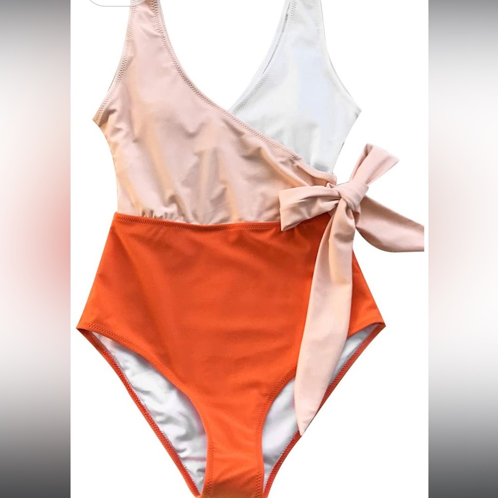 Colorblock One-Piece Swimsuit with Bow